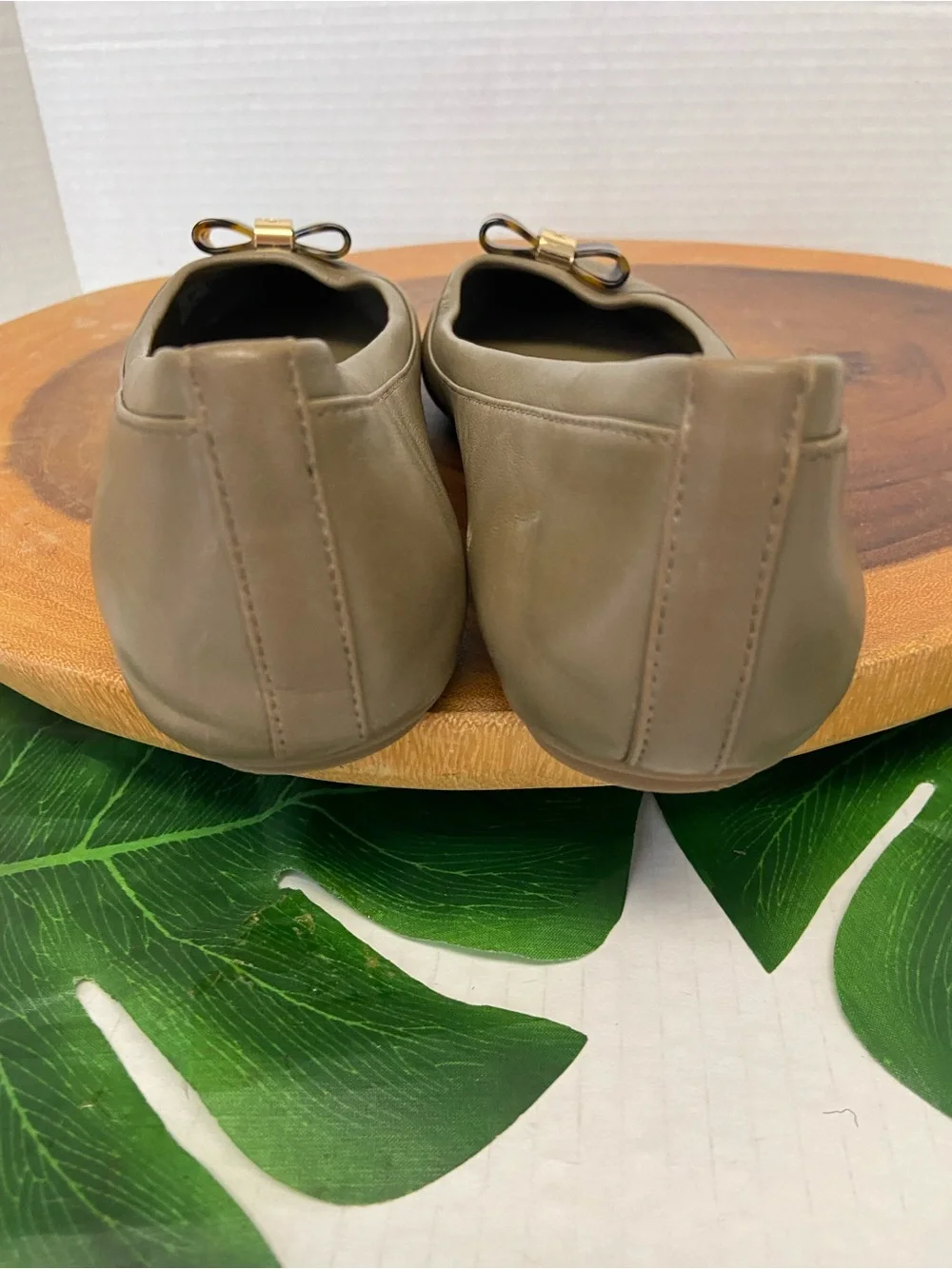 Tory Burch Olive Brown Tortoise Bow Flats